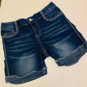L.E.I girl shorts